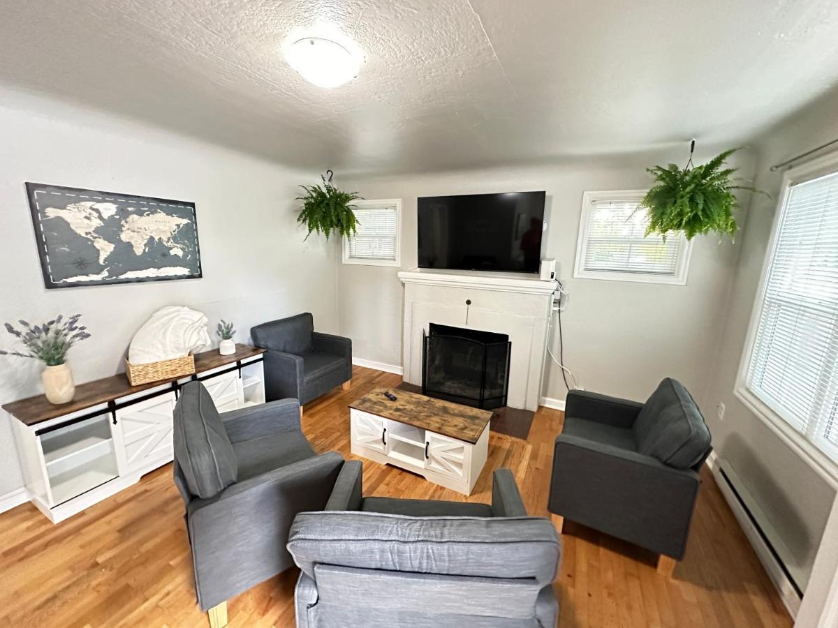 Charming 1930S Style Rustic Home Eugene Extérieur photo